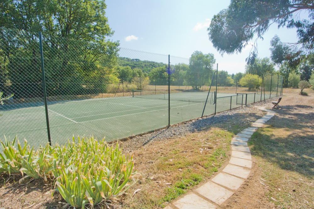 private-tennis-court.21075.jpg