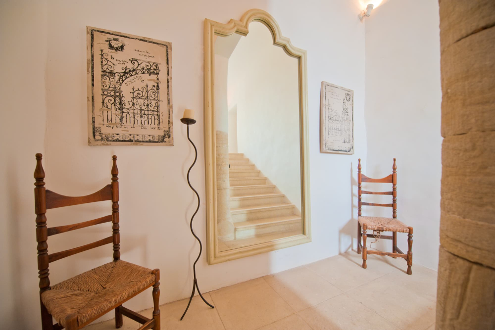 hallway-in--in-provence-self-catering-accommodation.46106.jpg