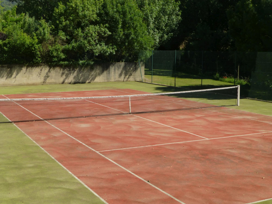 mas-des-cerisiers-tennis-court.jpg