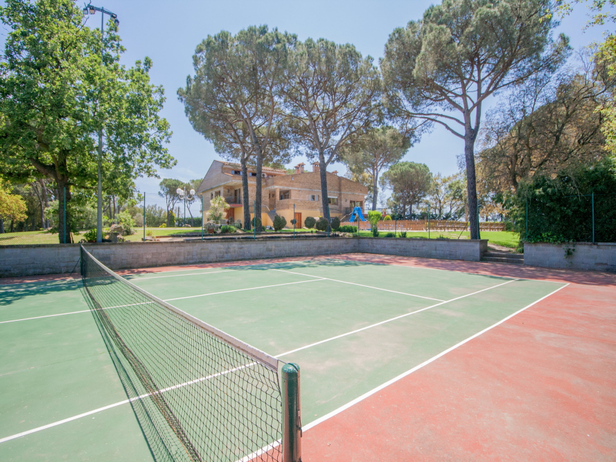 villa-mas-cubell-pool-slide-tennis-court-025.jpg