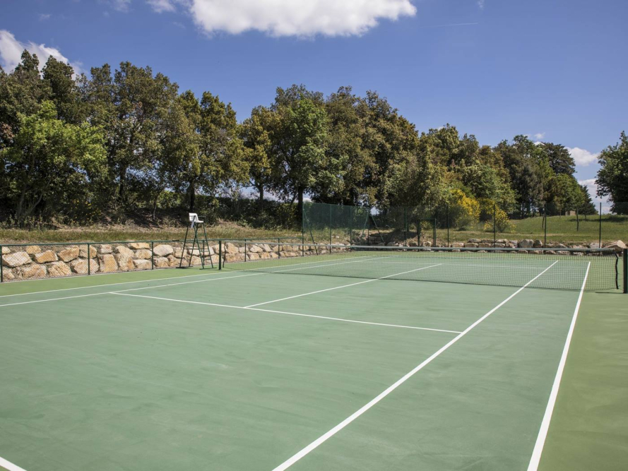 tuscany-villa-san-barberino-tennis-court.jpg