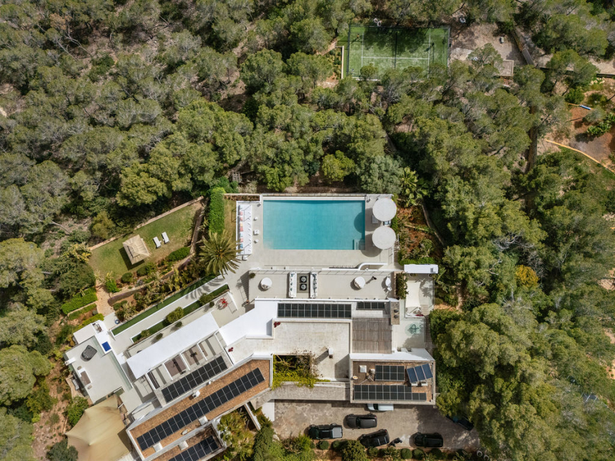 Villa Pura with Seaview and New Padel Court (2).jpg